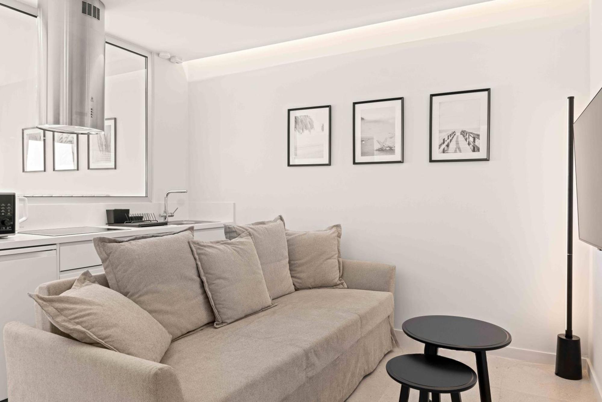 Phaedrus Living Seaside Residences 06 Apartment